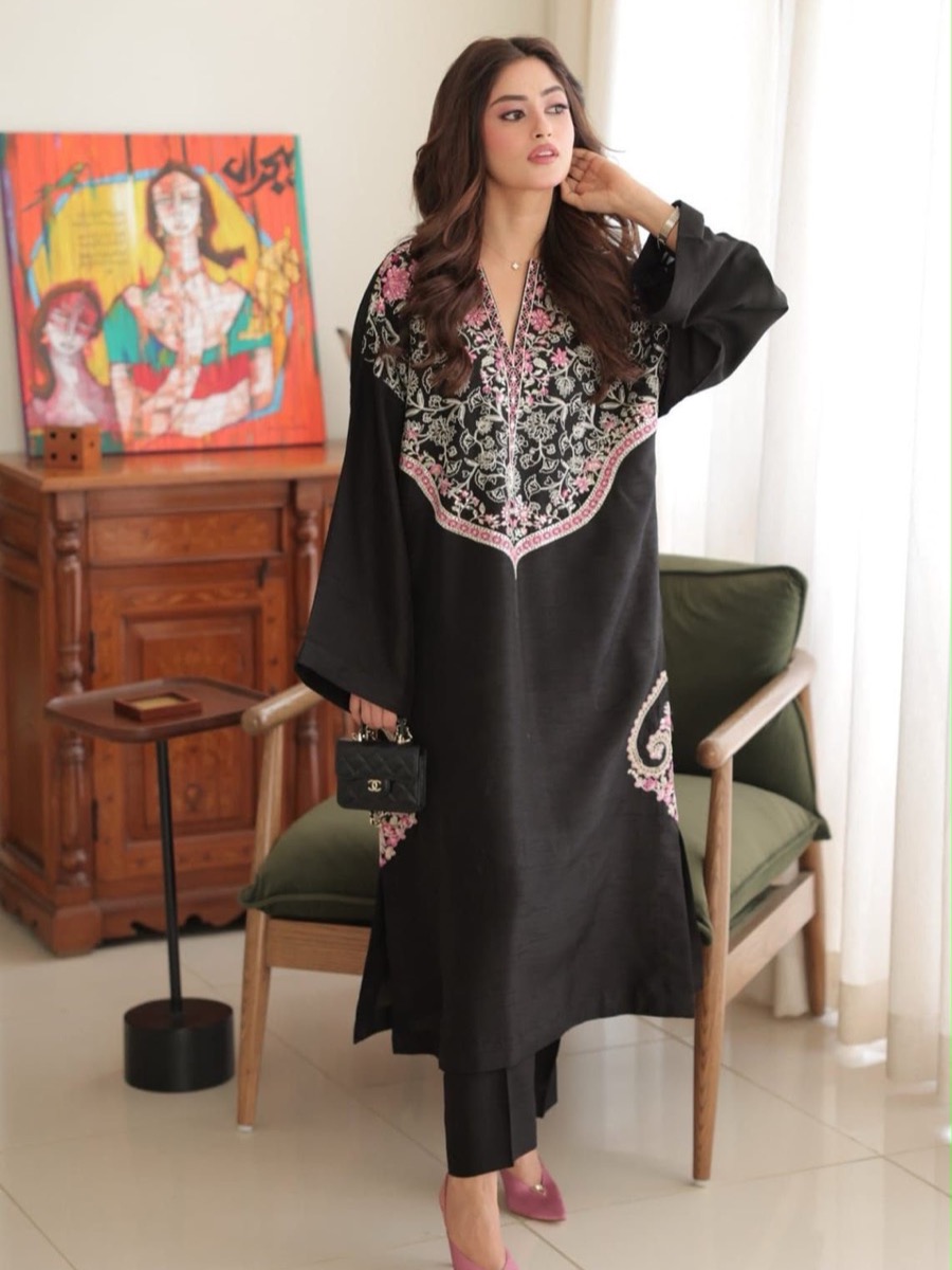 Noir Floral Kaftan Suit
